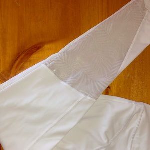 Size M Victoria’s Secret White Sport Leggings